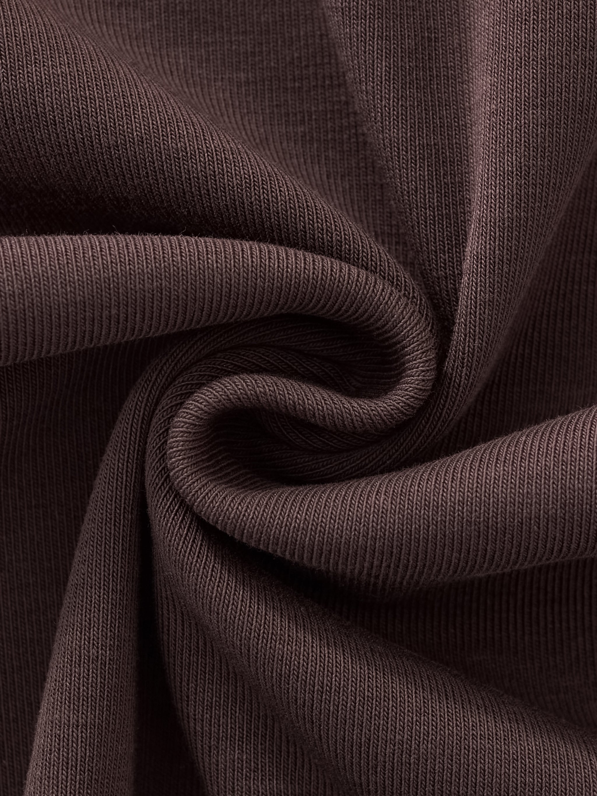 27' Contrast Slim fit T-Shirt (black print)